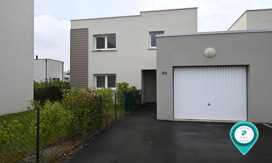 MAISON RÉCENTE 4 PIÈCES DE 80 M² AVEC TERRASSE ET GARAGE SUR UN TERRAIN CLOS ET ARBORE  DE 233 M²