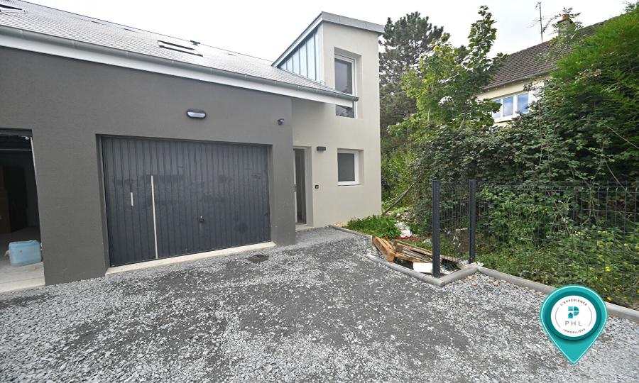 A CAEN, QUARTIER VENOIX, MAISON NEUVE DE 81.04 M² AVEC TERRASSE ET GARAGE