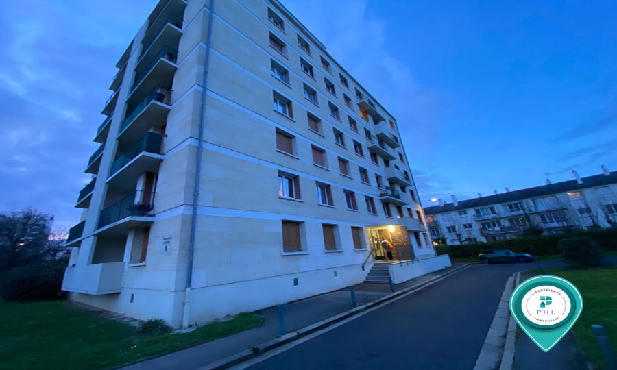 APPARTEMENT MEUBLE 4 PIECES DE 69 M² HABITABLE AVEC STATIONNEMENT LIBRE