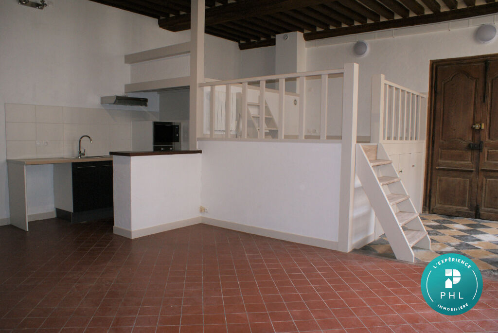 Appartement dans l'ancien, rénové de 40,02 m² dans résidence sécurisée avec cave et local à vélo