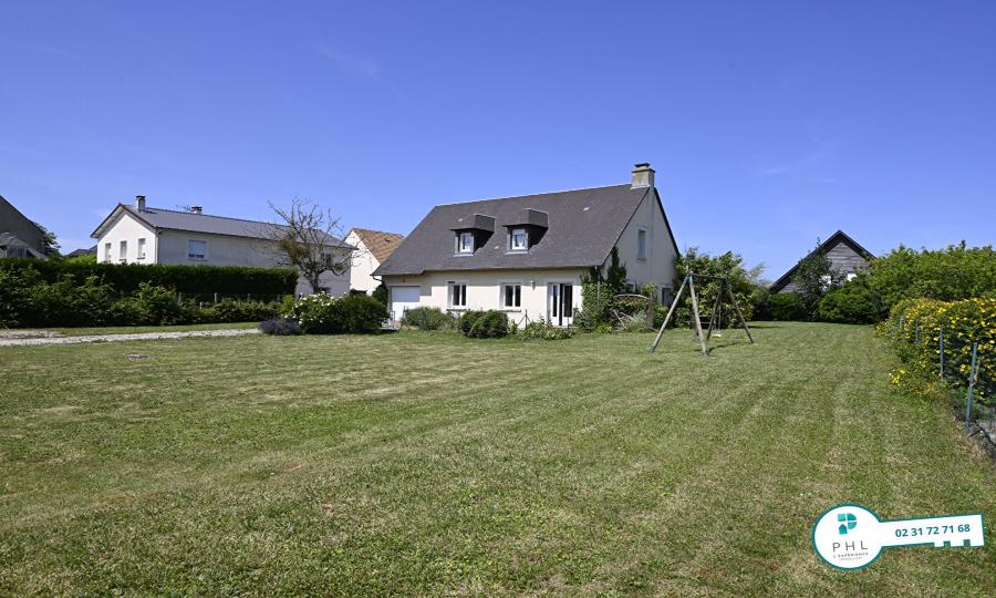 MAISON de 2002 65PIECES DE 140 M² AVEC GARAGE SUR UN TERRAIN DE 1 545 M².
