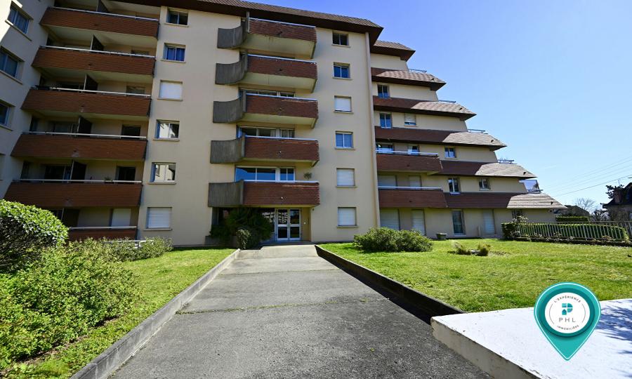 QUARTIER HASTINGS, APPARTEMENT 3 PIECES DE 76 M² AVEC GARAGE, CAVE ET PARKING EN SOUS-SOL