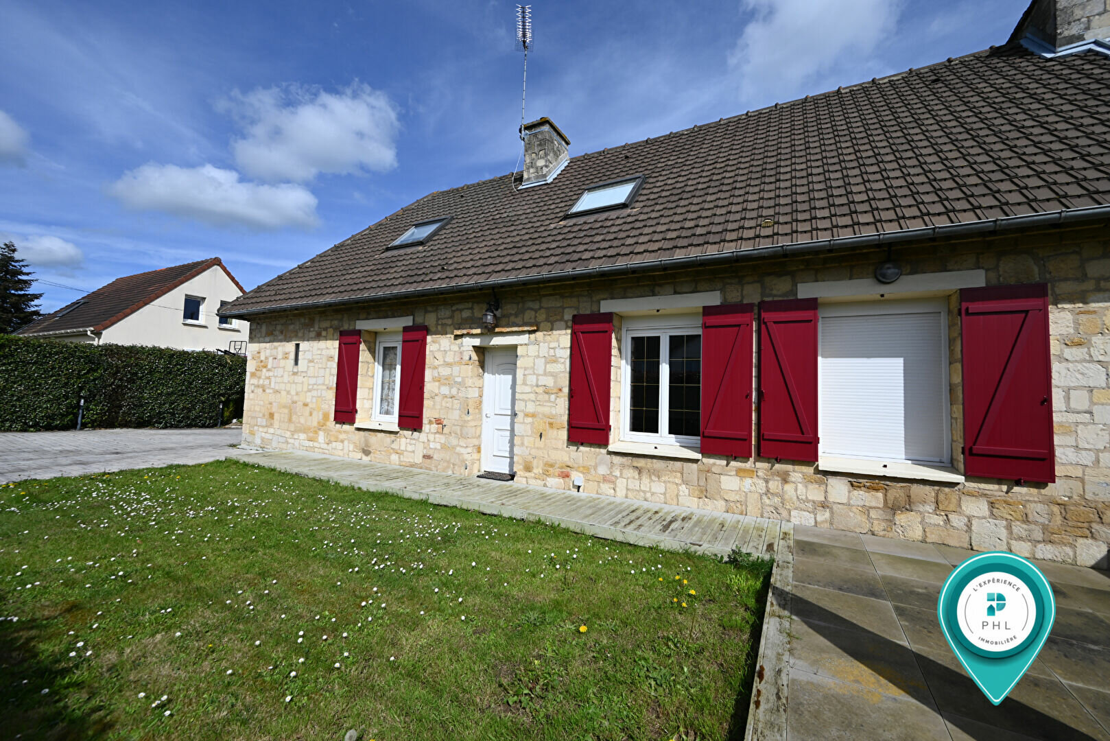 Troarn | Maison 6 pièces de 130 m² sur un terrain clos et arboré de 476 m² - PHL Immobilier