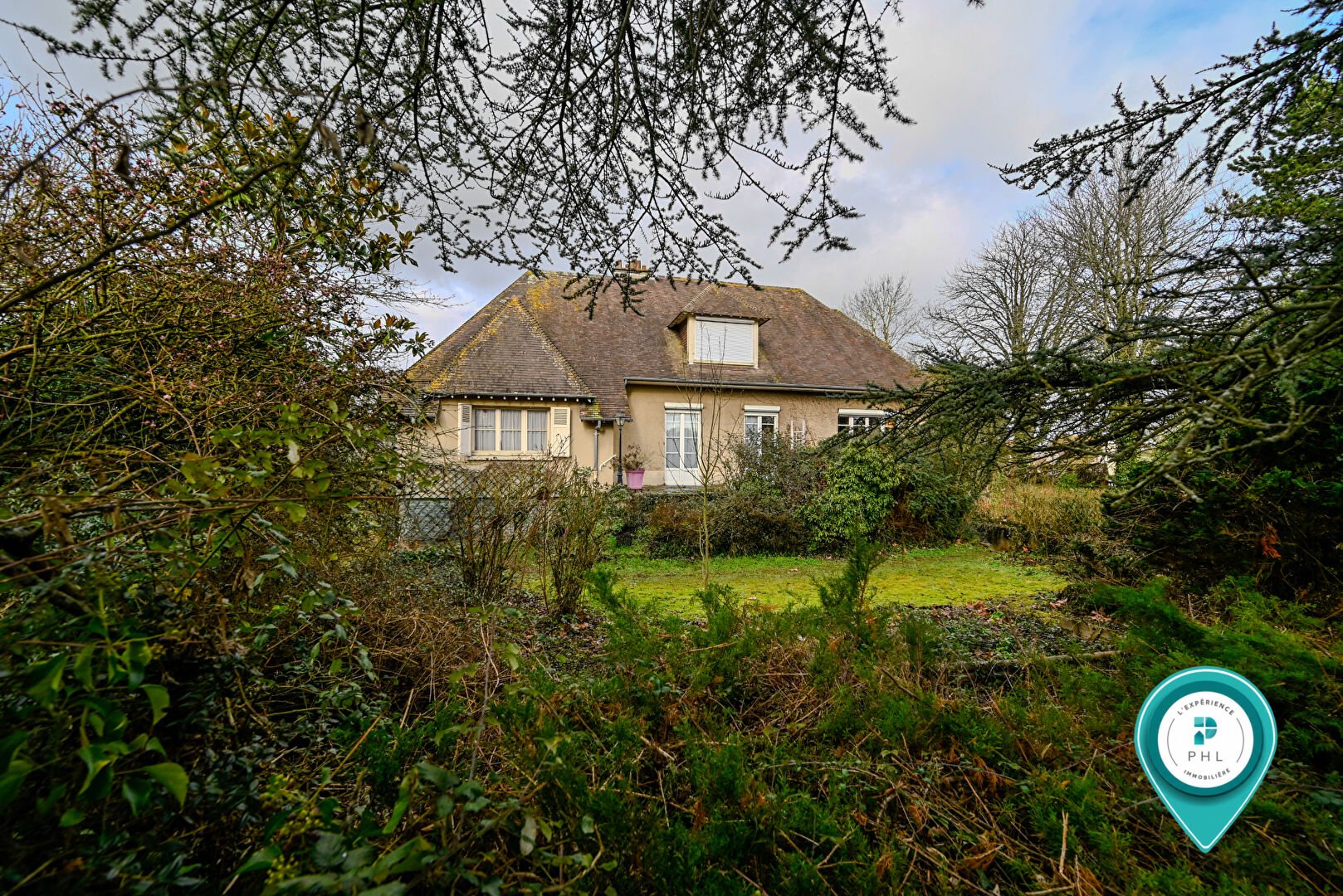 En exclusivité | May-sur-Orne | Maison de 10 pièces 204 m²  habitables et terrain de 2256  m² - PHL Immobilier