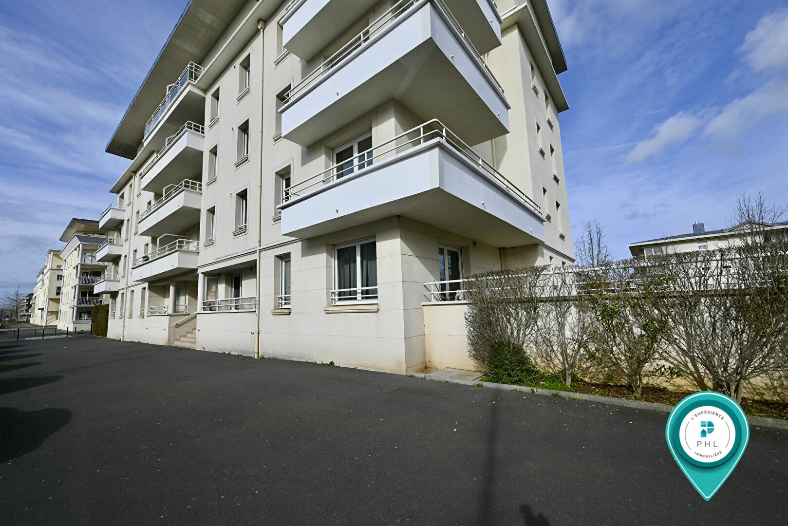 En exclusivité |Caen, quartier Beaulieu | Appartement 2 pièces de 47 m² avec balcon et place de parking - PHL Immobilier