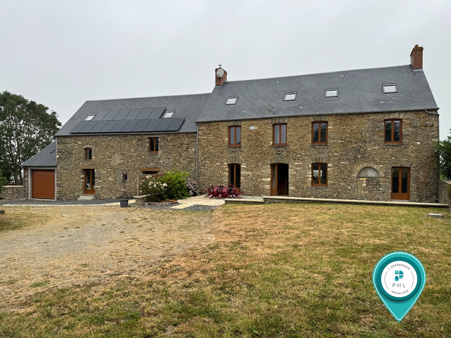 En exclusivité | Caumont sur Aure |Corps de ferme de 12 pièces 345 m²  avec dépendances - PHL Immobilier